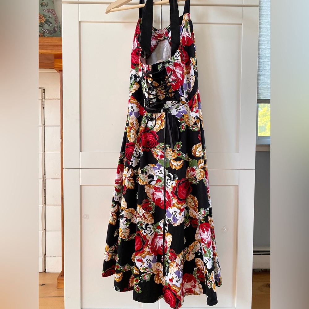 Hearts & Roses Pin Up Halter Lace Up Back Dress - Picture 8 of 9